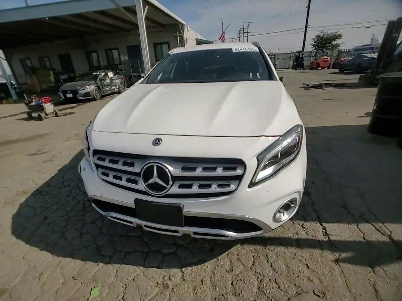 Фото: W1NTG4EB7LU029155