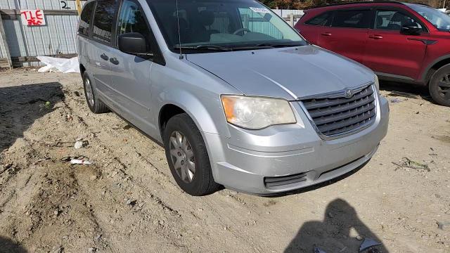 2008 Chrysler Town & Country Lx VIN: 2A8HR44H28R727571 Lot: 92675245
