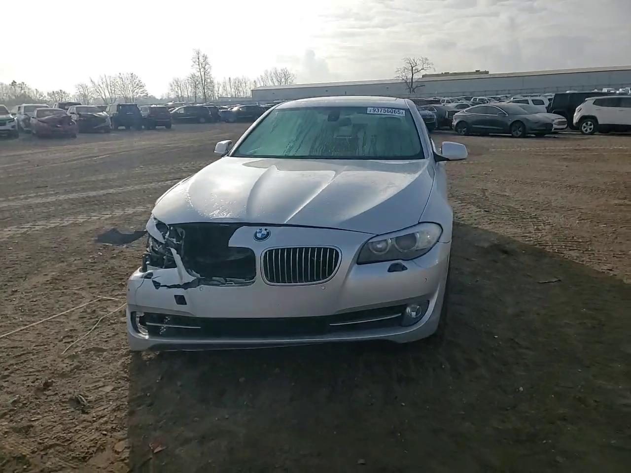 Фото: WBAXH5C54CDW02891