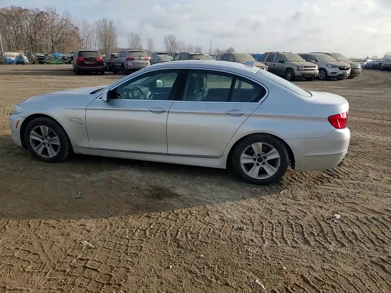 Фото: WBAXH5C54CDW02891