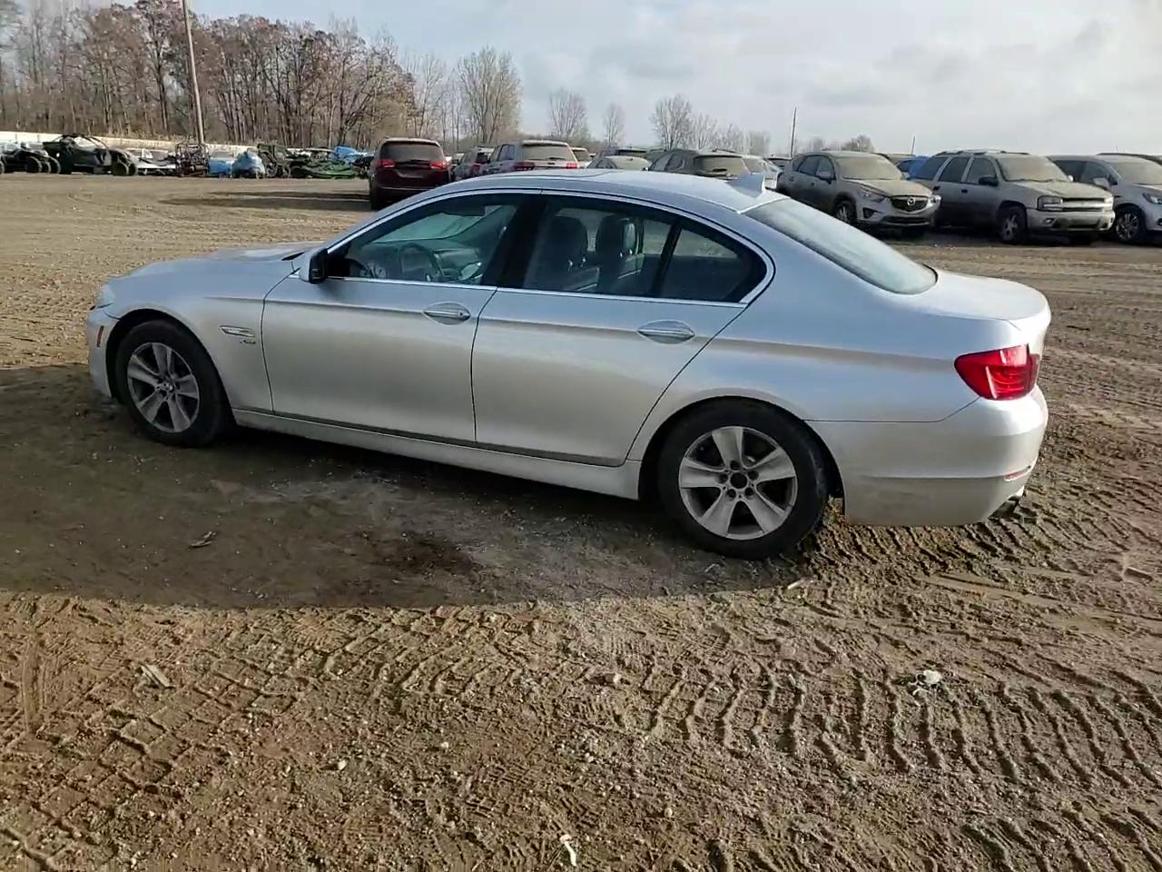 Фото: WBAXH5C54CDW02891