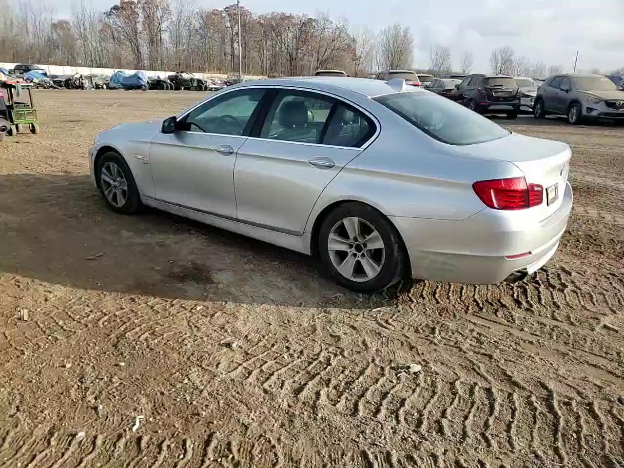 Фото: WBAXH5C54CDW02891