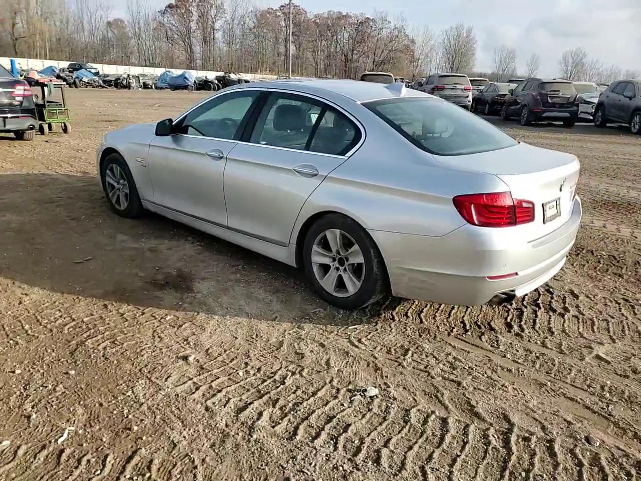 Фото: WBAXH5C54CDW02891