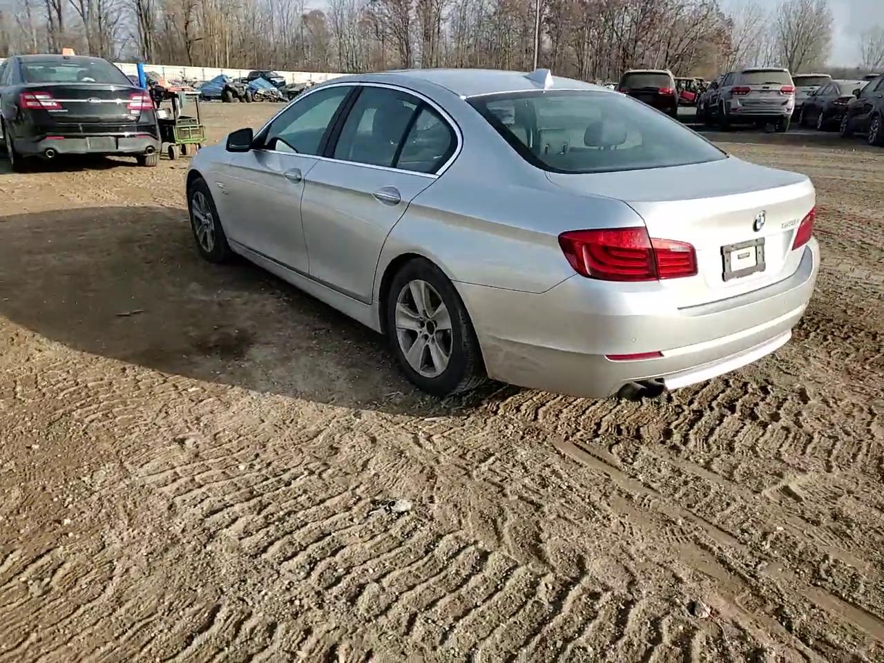 Фото: WBAXH5C54CDW02891