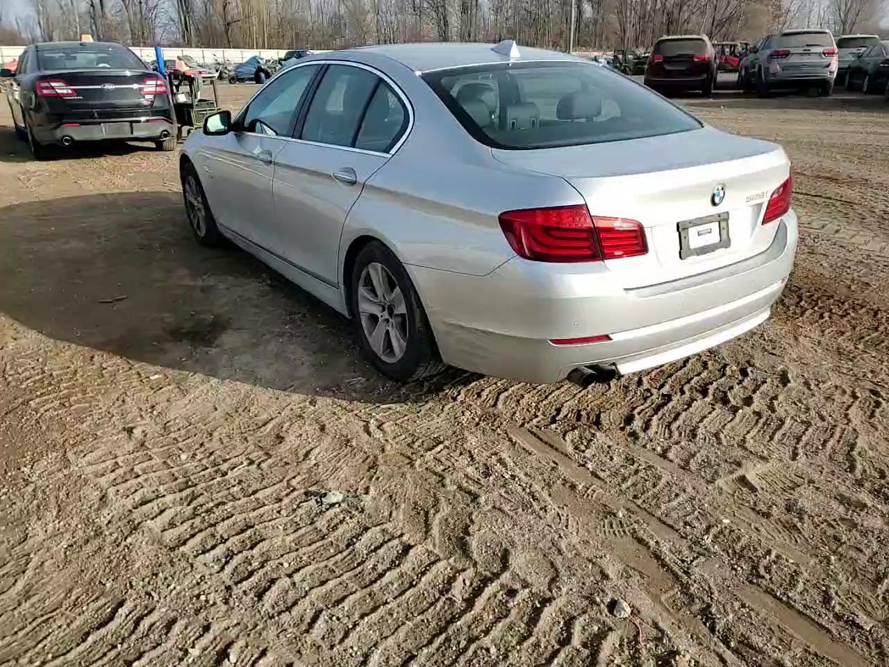 Фото: WBAXH5C54CDW02891