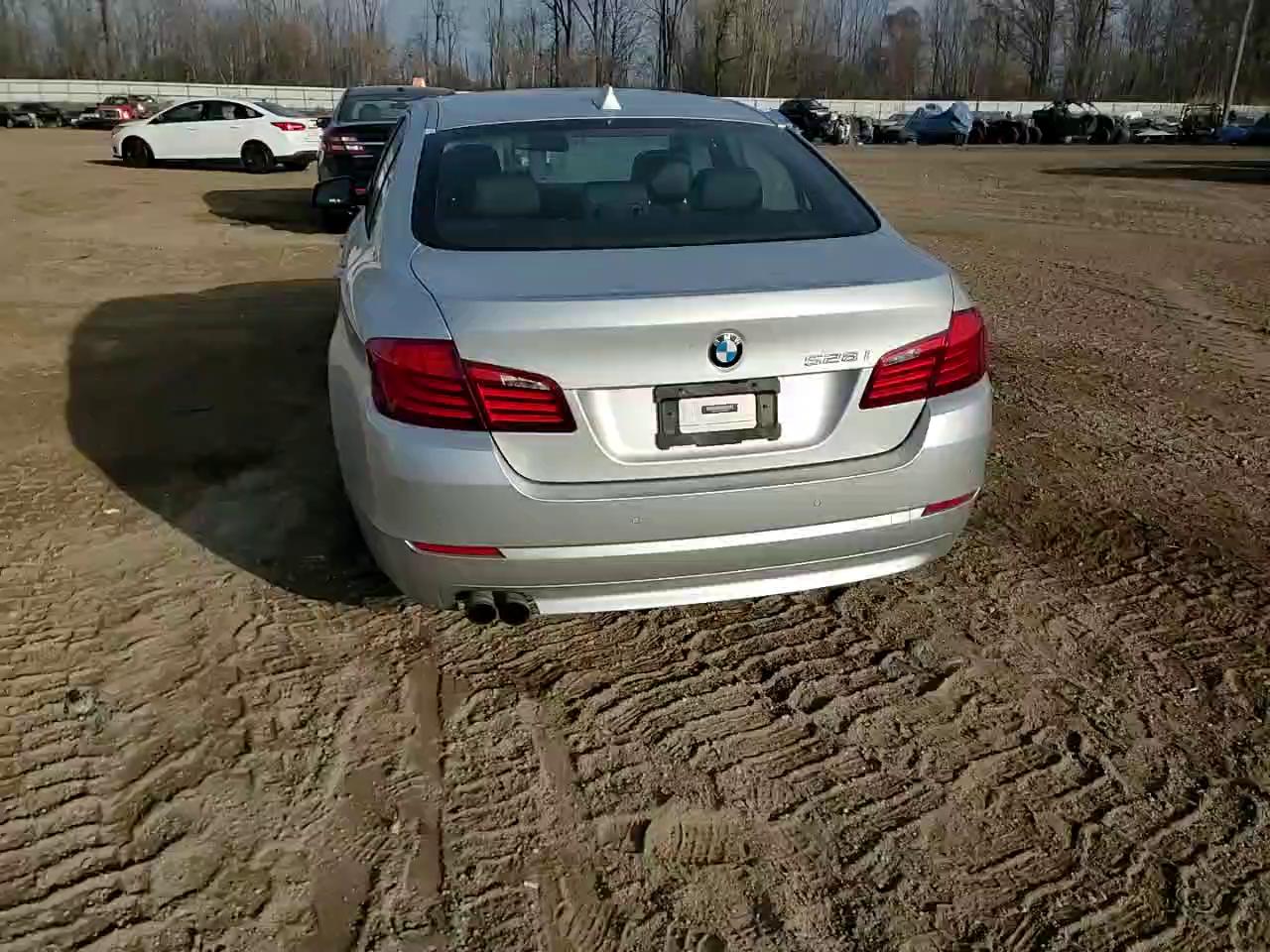 Фото: WBAXH5C54CDW02891