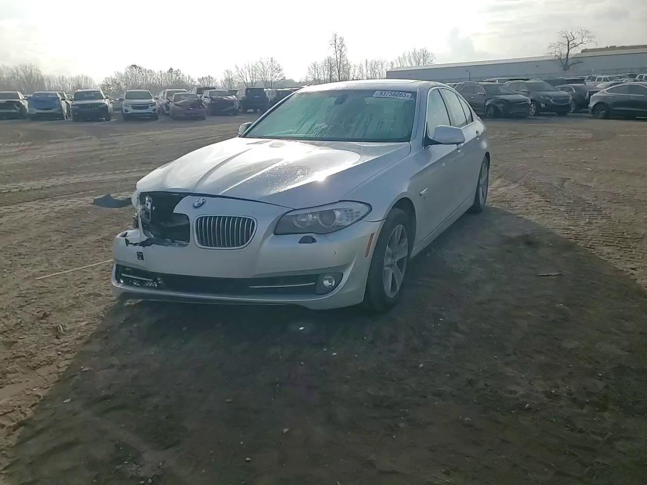 Фото: WBAXH5C54CDW02891