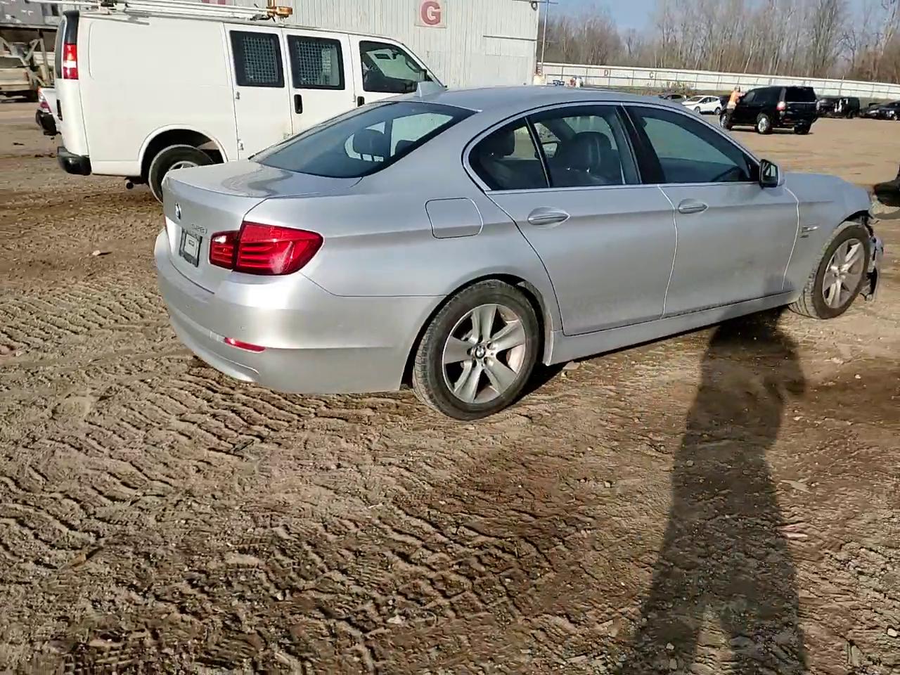 Фото: WBAXH5C54CDW02891