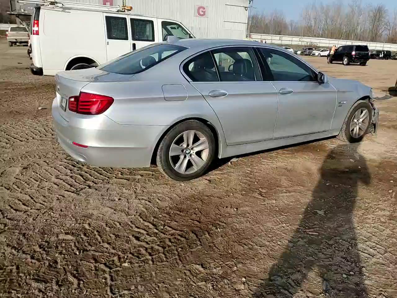 Фото: WBAXH5C54CDW02891