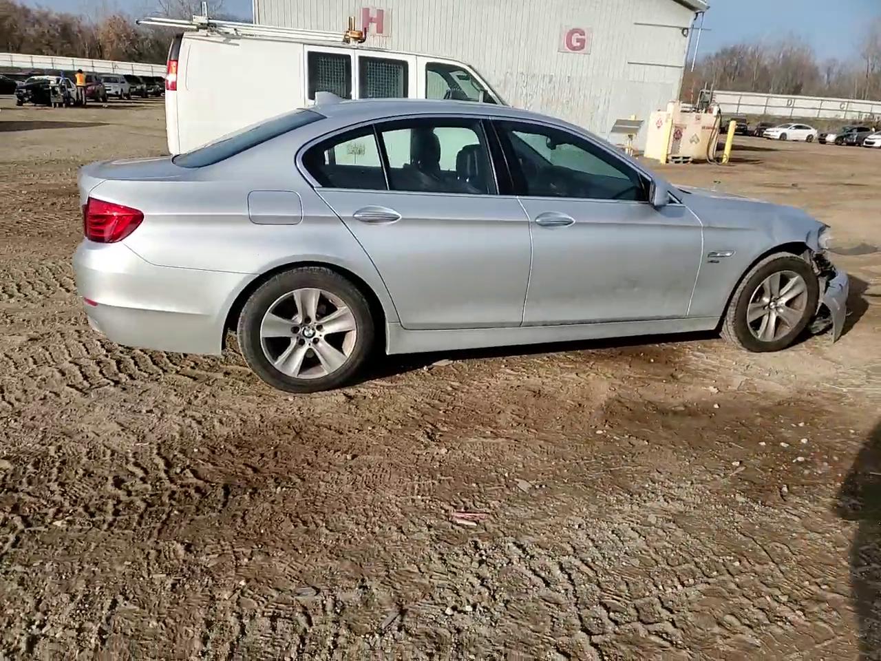 Фото: WBAXH5C54CDW02891