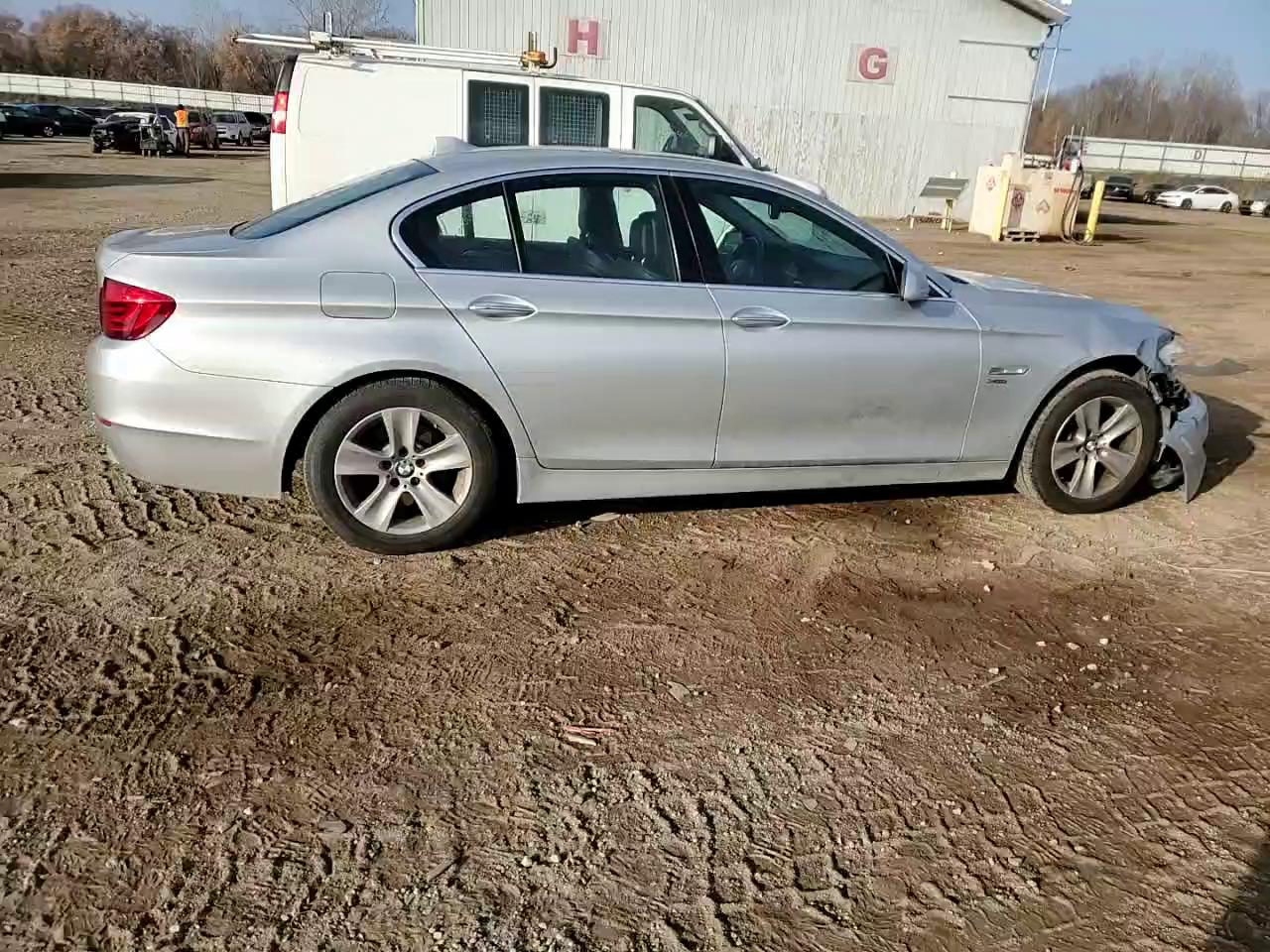 Фото: WBAXH5C54CDW02891