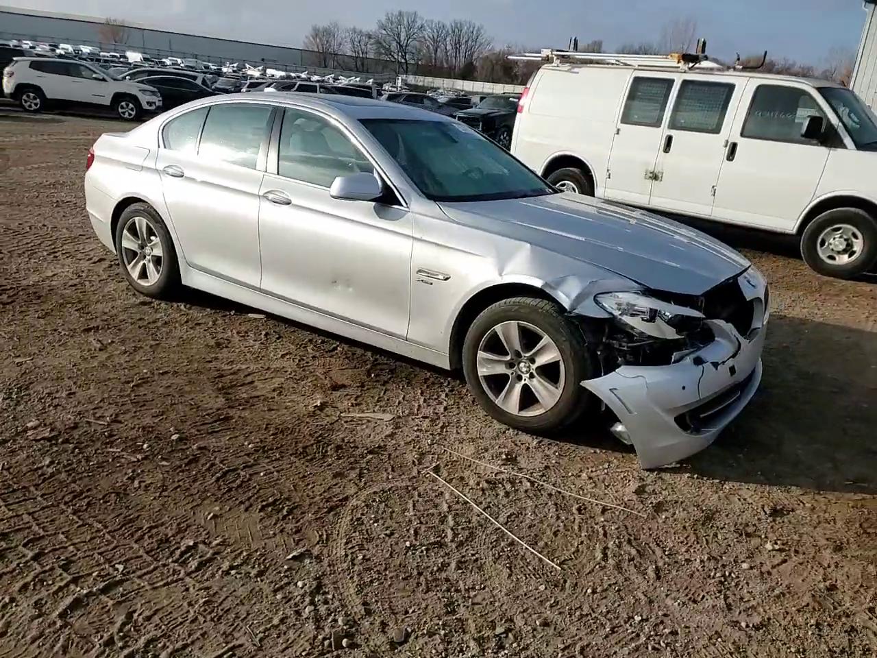 Фото: WBAXH5C54CDW02891