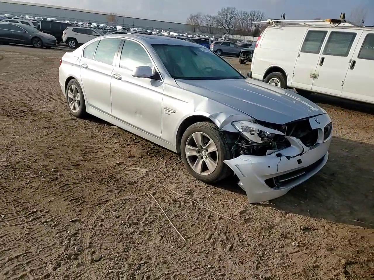 Фото: WBAXH5C54CDW02891