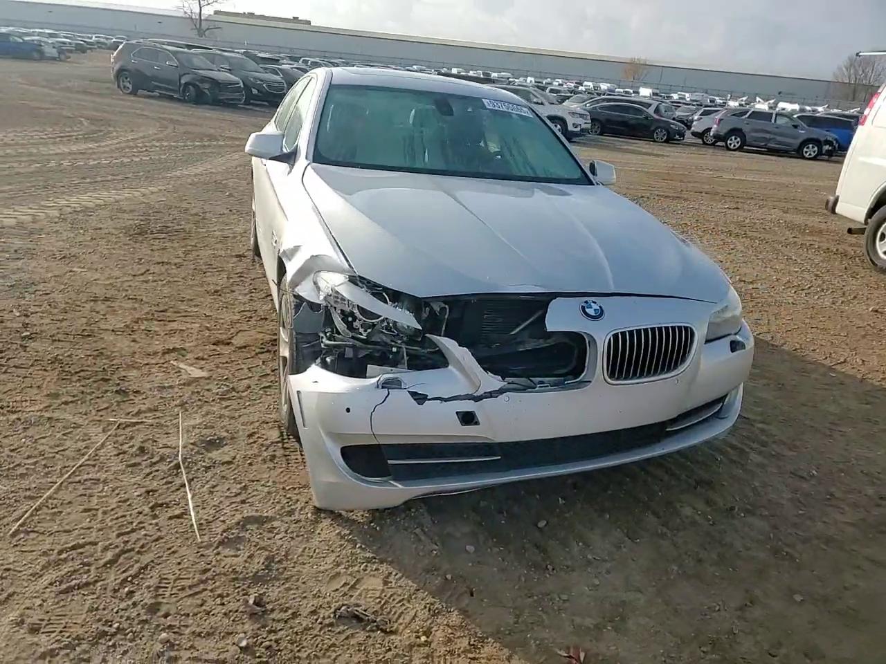 Фото: WBAXH5C54CDW02891