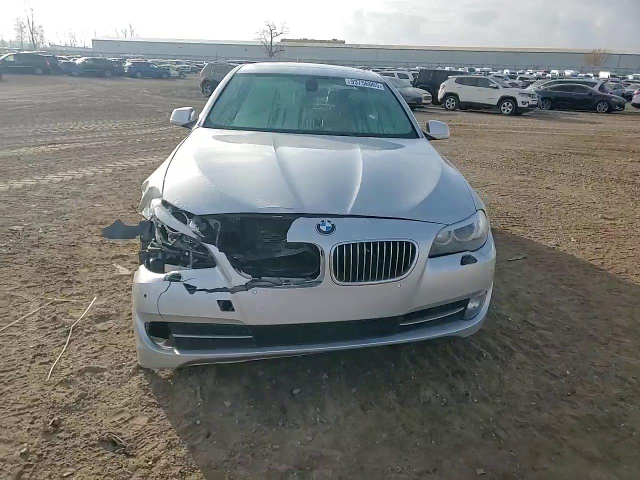 Фото: WBAXH5C54CDW02891