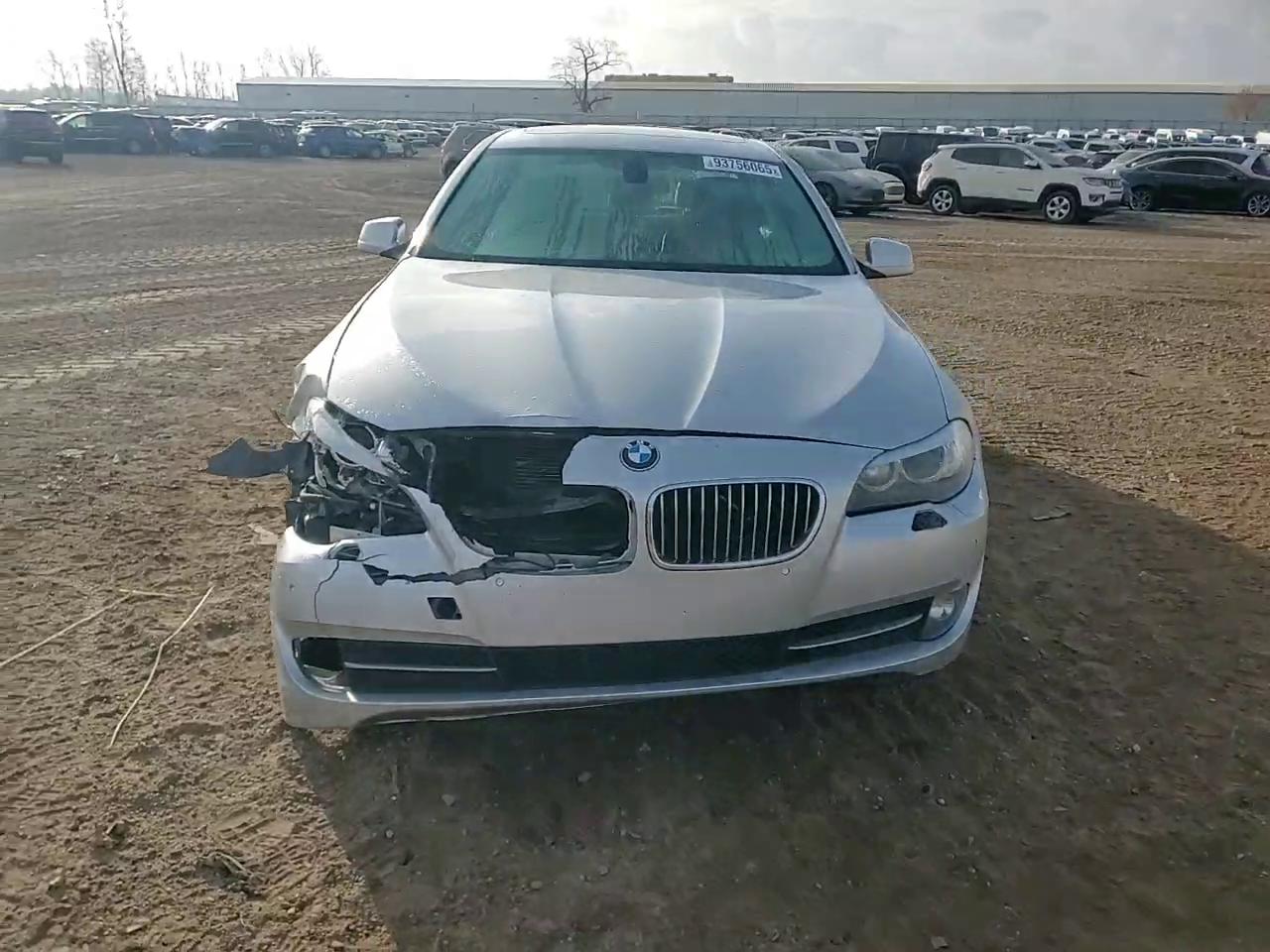 Фото: WBAXH5C54CDW02891