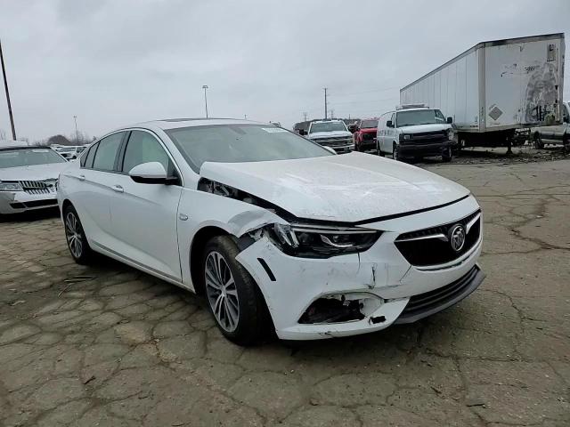 2019 Buick Regal Essence VIN: W04GP6SX5K1038810 Lot: 93228895