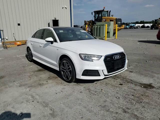 2018 Audi A3 Premium Plus VIN: WAUJ8GFF4J1011173 Lot: 93701365