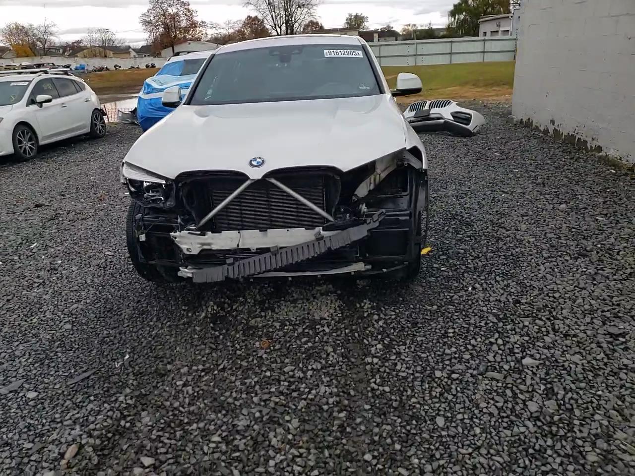 Фото: 5UX2V1C05M9F95703