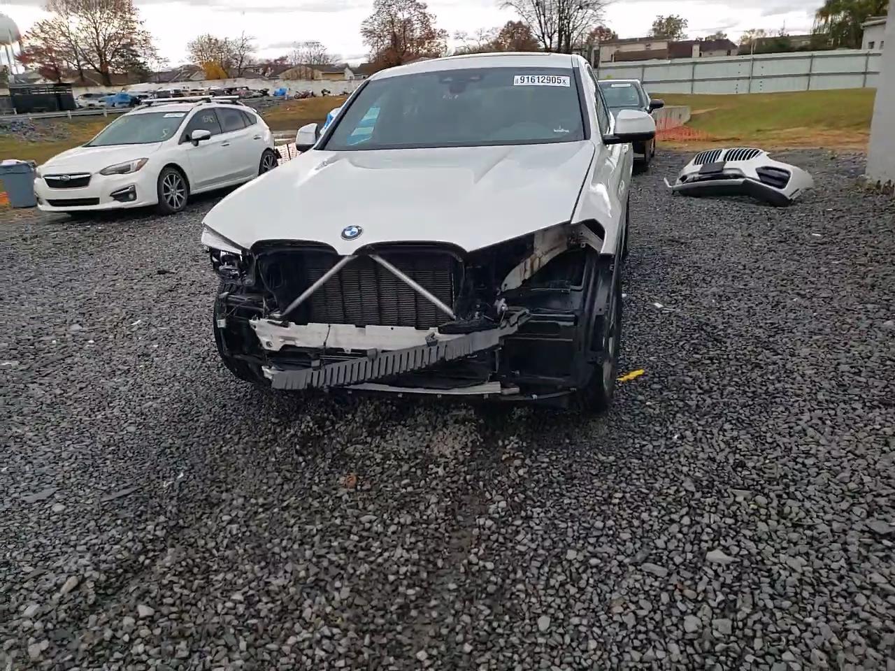 Фото: 5UX2V1C05M9F95703