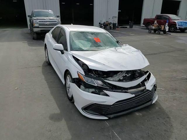 2021 Toyota Camry Le VIN: 4T1C11AK1MU538071 Lot: 94731175
