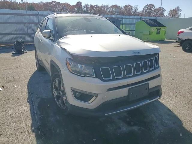 2018 Jeep Compass Limited VIN: 3C4NJDCB5JT281014 Lot: 92588125