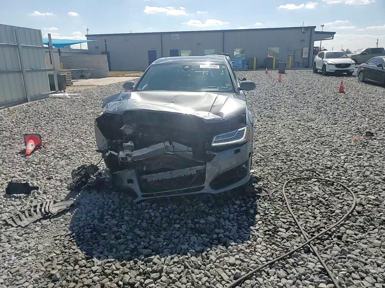 Фото: WAU44AFD5HN015790