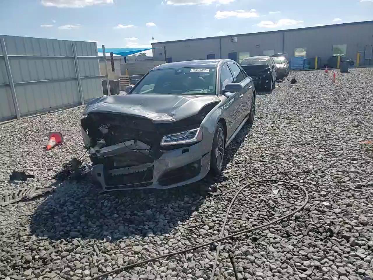 Фото: WAU44AFD5HN015790