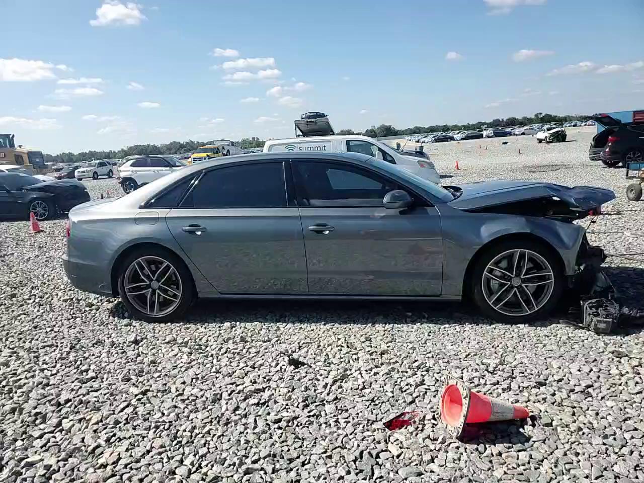 Фото: WAU44AFD5HN015790