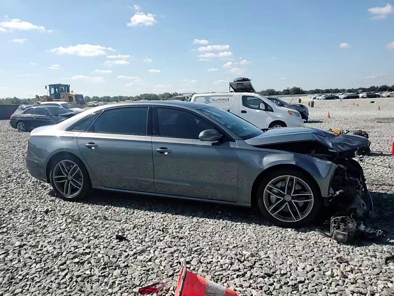 Фото: WAU44AFD5HN015790