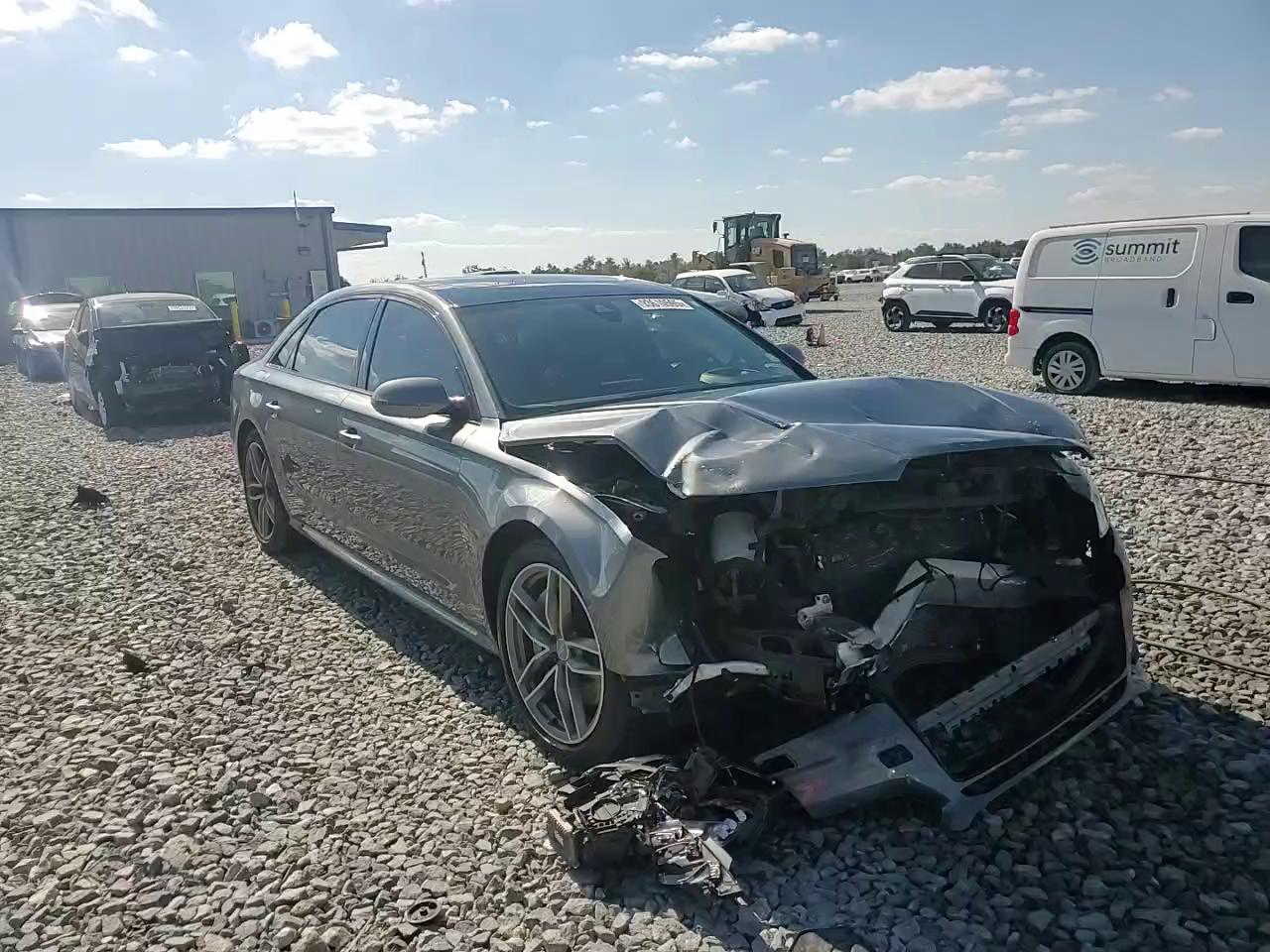 Фото: WAU44AFD5HN015790