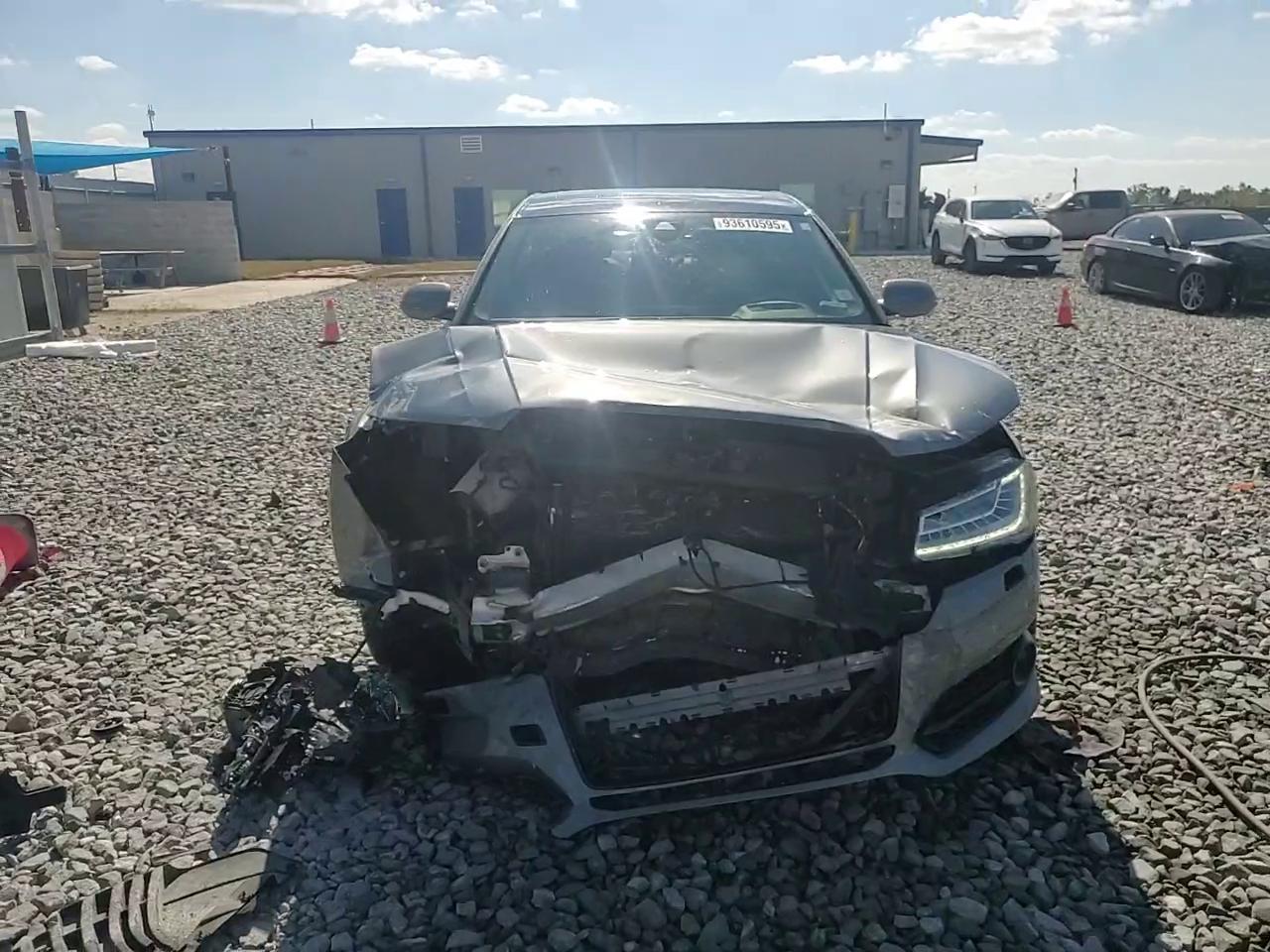 Фото: WAU44AFD5HN015790