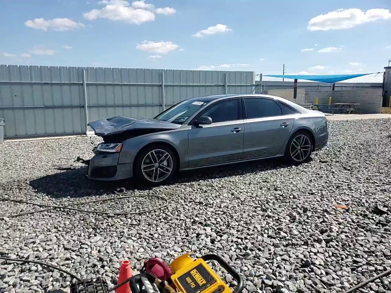 Фото: WAU44AFD5HN015790