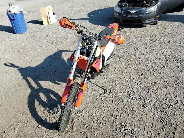 1994 Ktm Enduro VIN: VBKEXJ409RM461767 Lot: 93345105