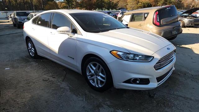 2014 Ford Fusion Se Hybrid VIN: 3FA6P0LUXER140624 Lot: 92849395