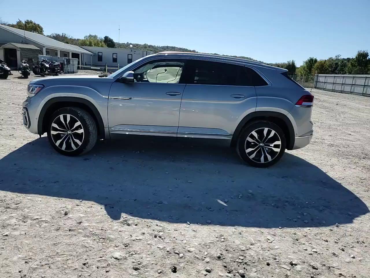 Фото: 1V2FE2CA1MC238762