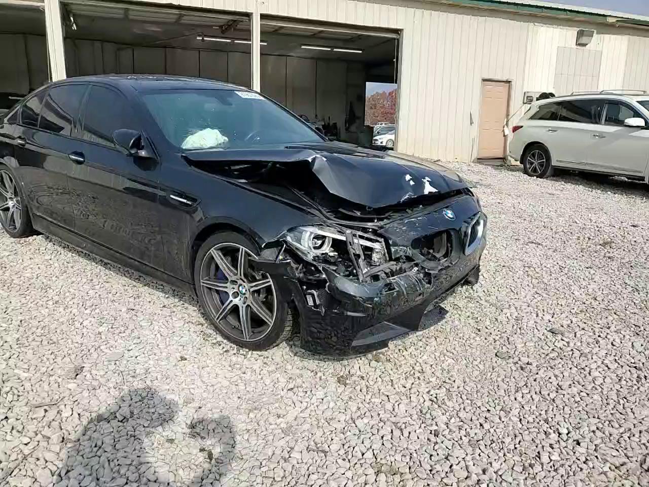 Фото: WBSFV9C57ED593100