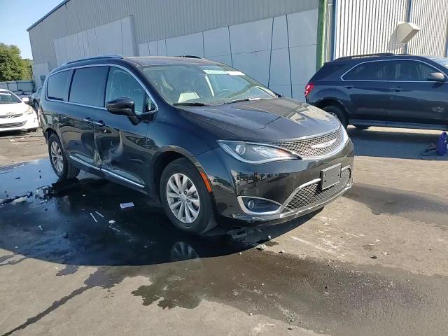2018 Chrysler Pacifica Touring L VIN: 2C4RC1BG8JR317899 Lot: 92301315