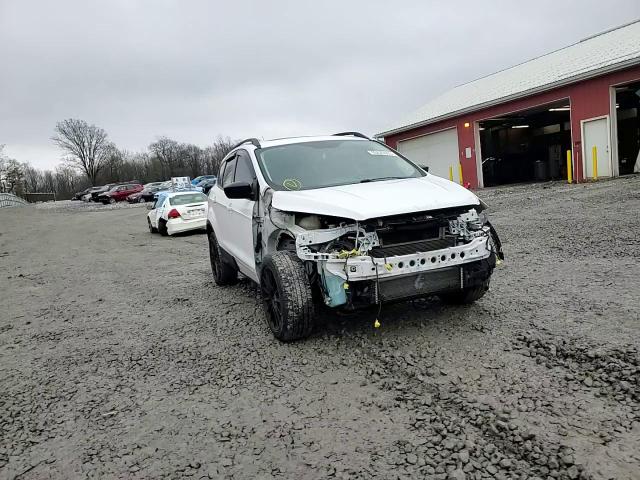 2017 Ford Escape Se VIN: 1FMCU9GD8HUA77214 Lot: 93620905