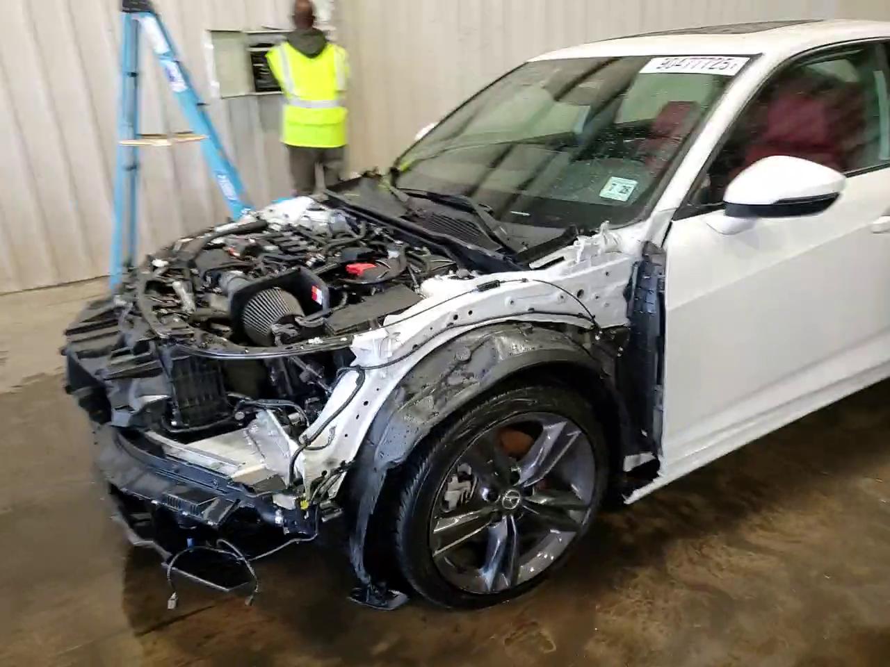 Фото: 19UDE4H61RA003212