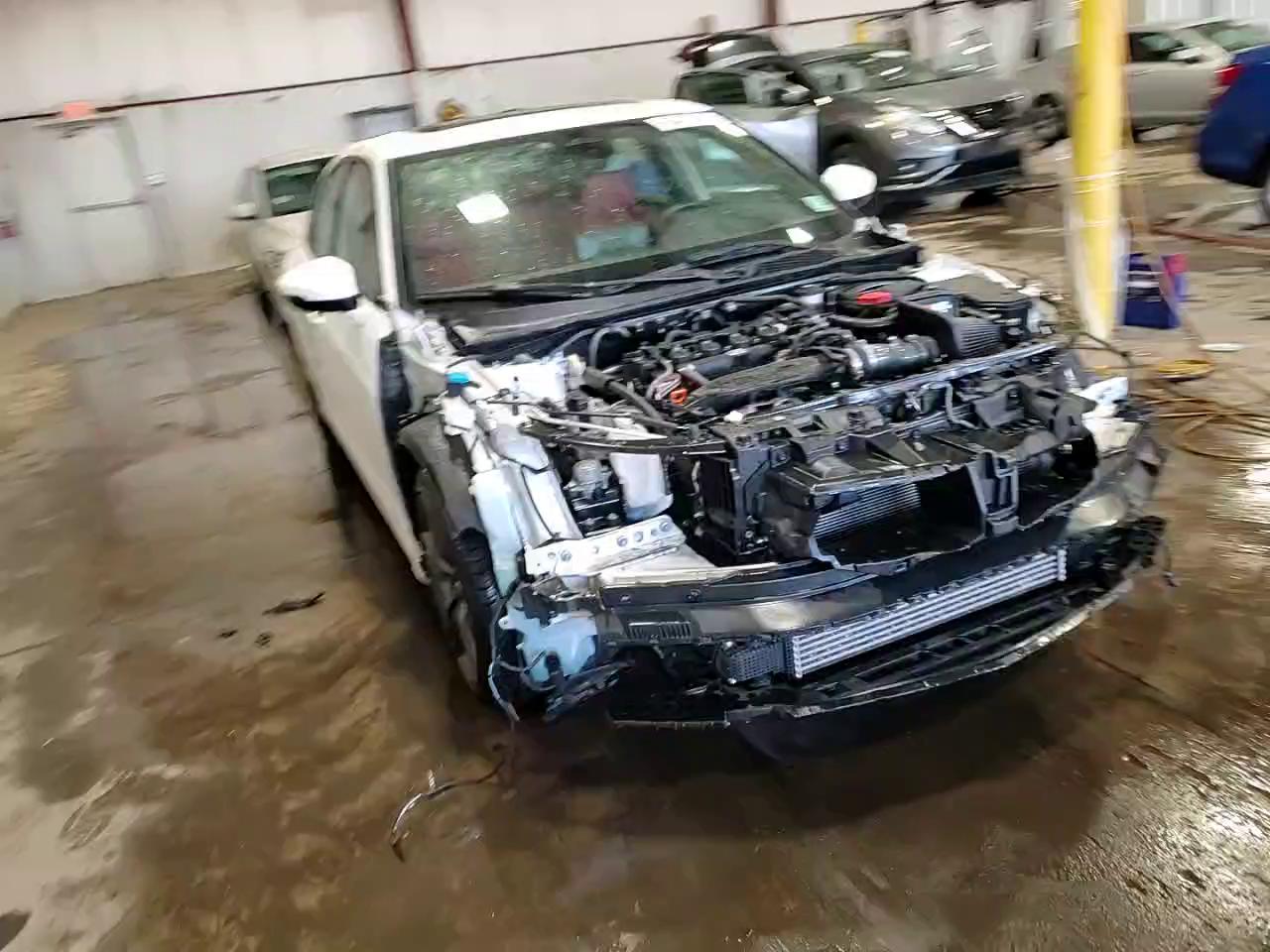 Фото: 19UDE4H61RA003212