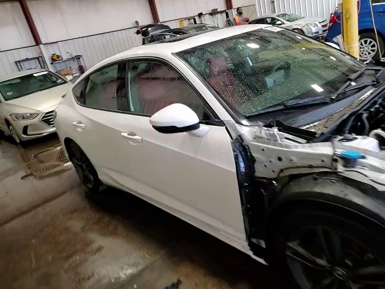 Фото: 19UDE4H61RA003212