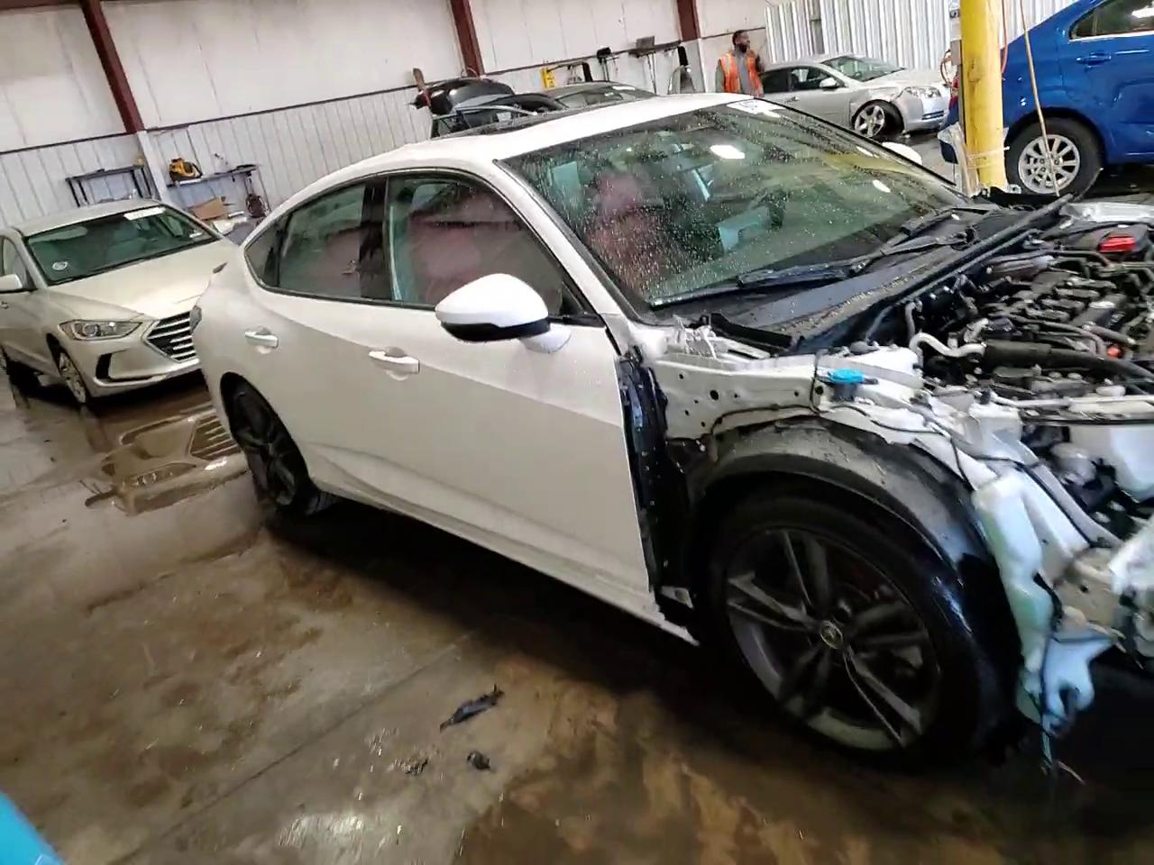 Фото: 19UDE4H61RA003212