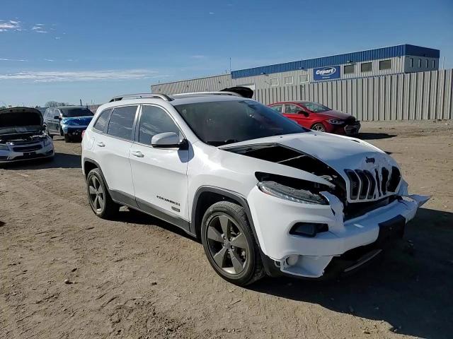2016 Jeep Cherokee Latitude VIN: 1C4PJMCS6GW371560 Lot: 91847605