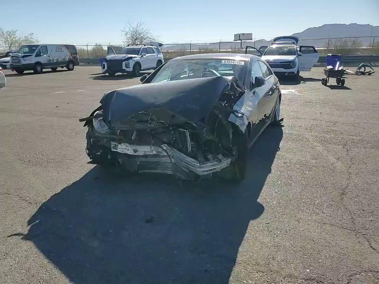 Фото: WDDDJ76X96A039920