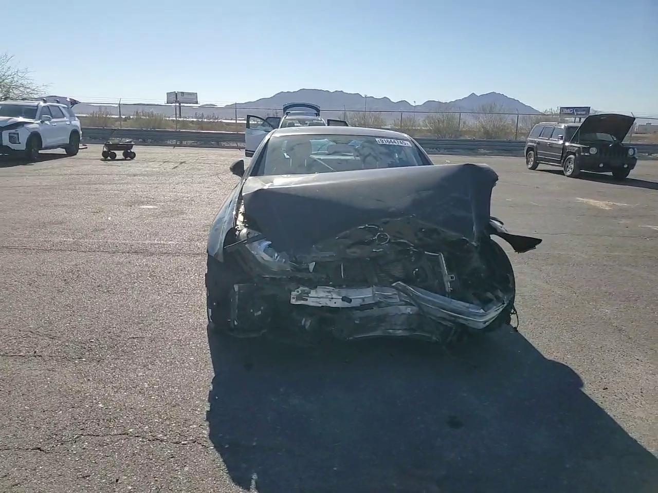 Фото: WDDDJ76X96A039920