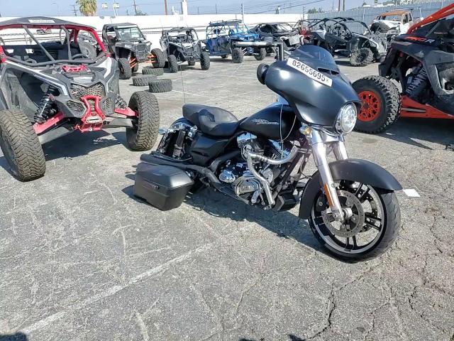 2004 Harley-Davidson Flhx Street Glide VIN: 1HD1KBM12EB676232 Lot: 82655695