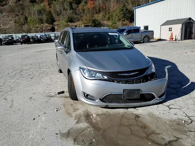 2017 Chrysler Pacifica Touring L VIN: 2C4RC1BG4HR569854 Lot: 92595425