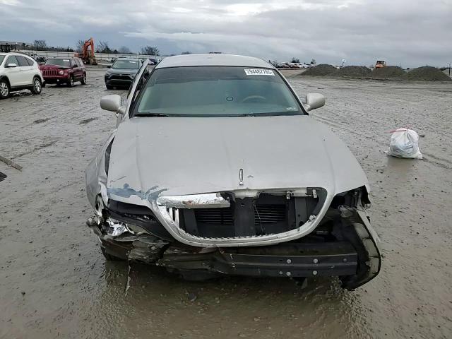 2004 Lincoln Town Car Ultimate VIN: 1LNHM83W34Y609768 Lot: 94487765