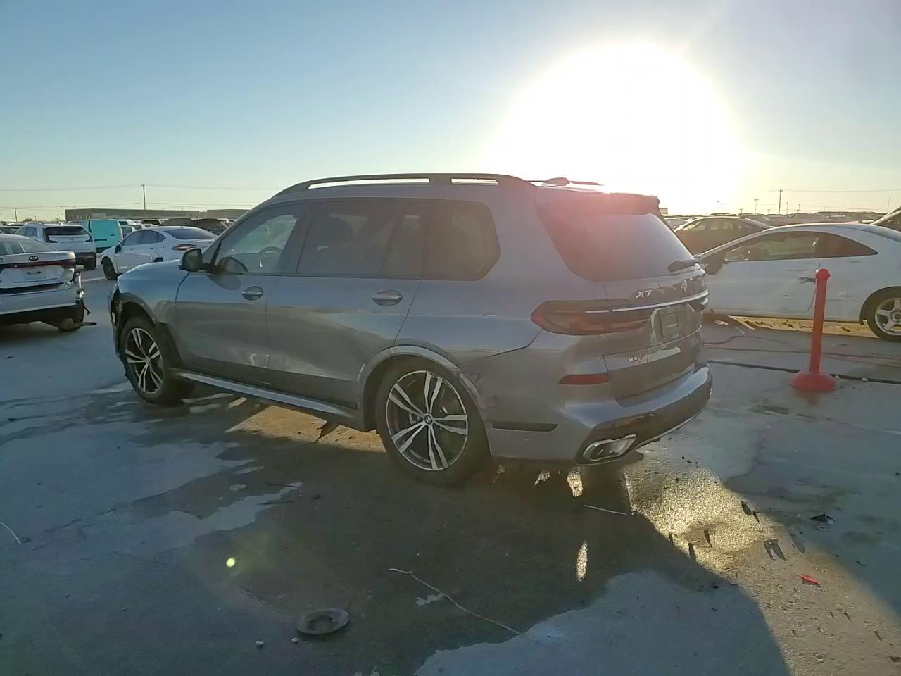 Фото: 5UX23EM00S9W65176